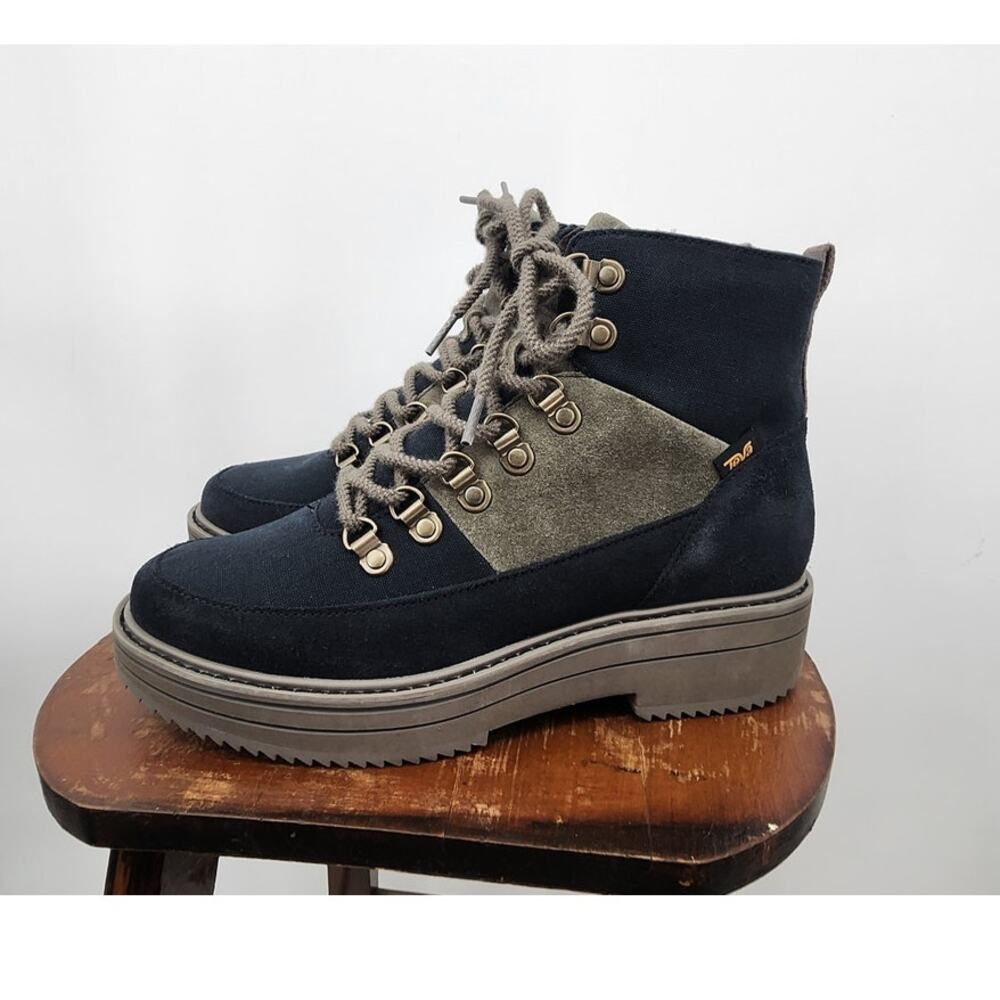 New NWOB Teva Midform Patchwork Boots Size 9‎ Blue Green